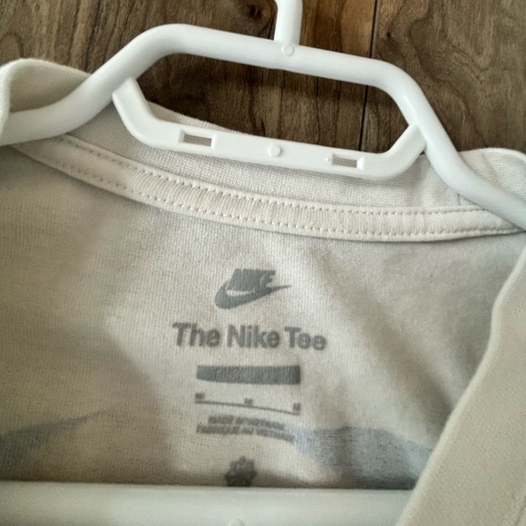 Nike long sleeve - Picture 2 of 4